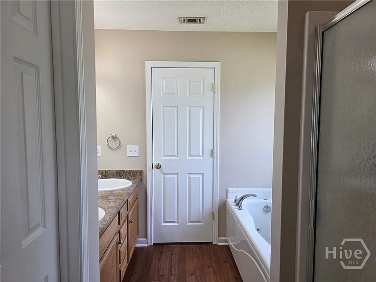 301 Aspen Dr — Photo 11