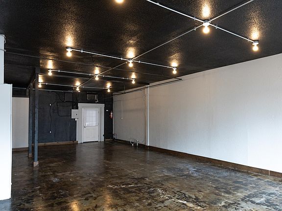 4th image of 5222 S Tacoma Way