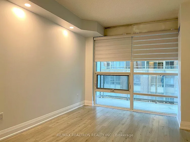 761 Bay St #306 — Photo 24