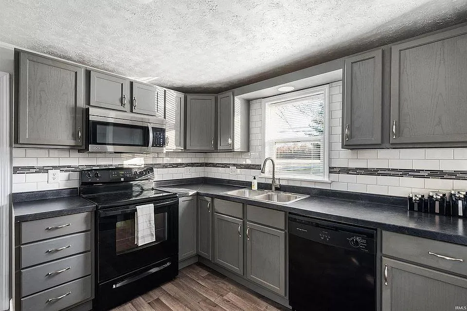 3 bed, 1134 sqft, $1,150 — Photo 3