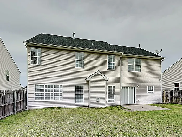 815 Reigate Rd — Photo 18