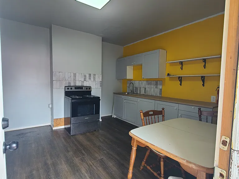397 Front St — Photo 4