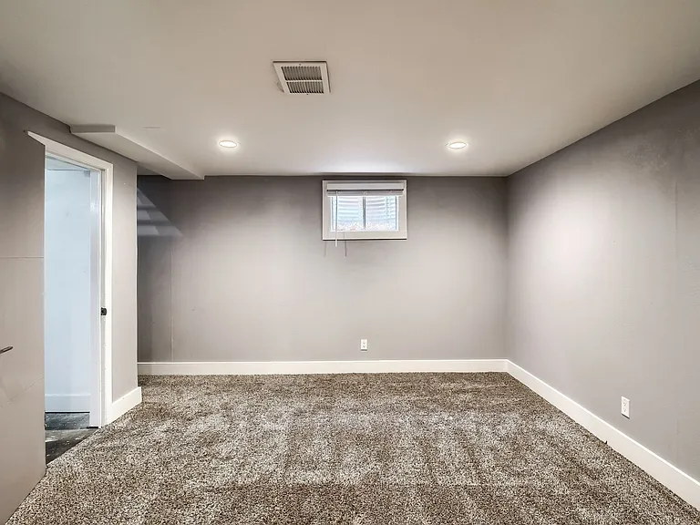 1178 Alton St — Photo 23