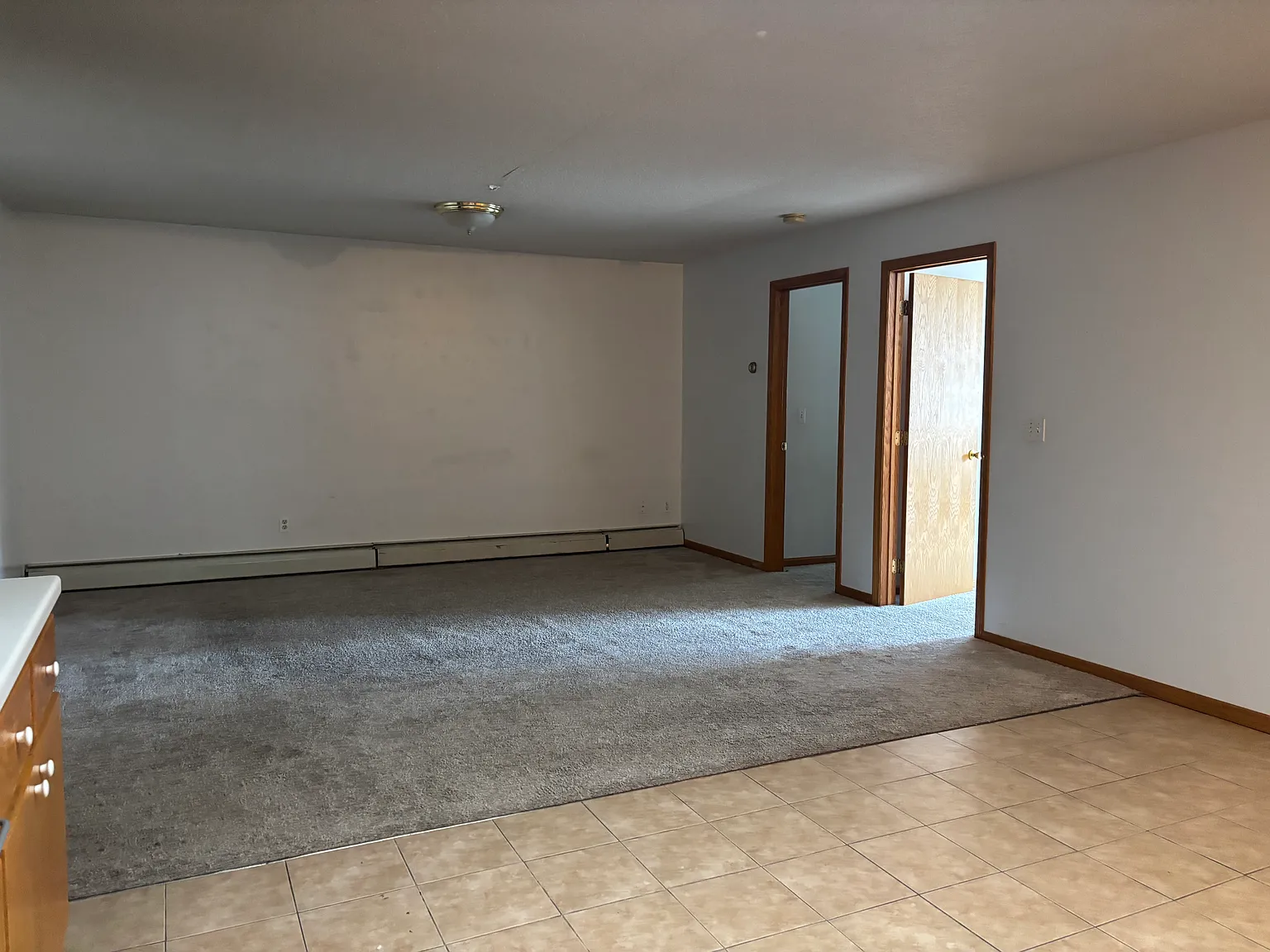 460 Central Ave N — Photo 3
