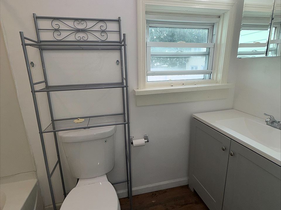 1st image of 6 Cove Ave #1