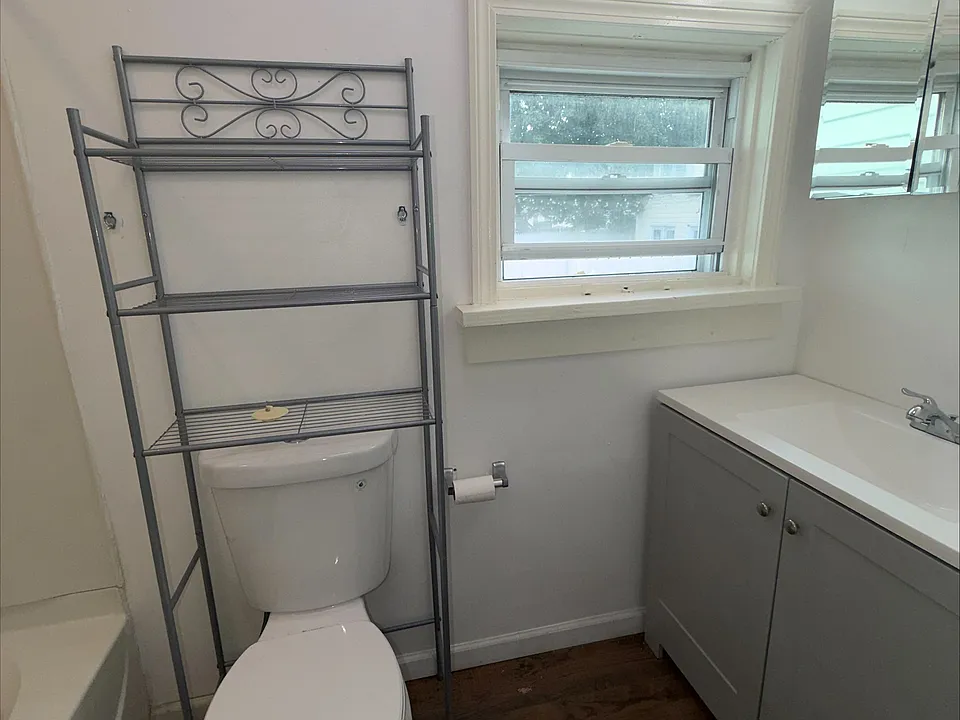 6 Cove Ave #1