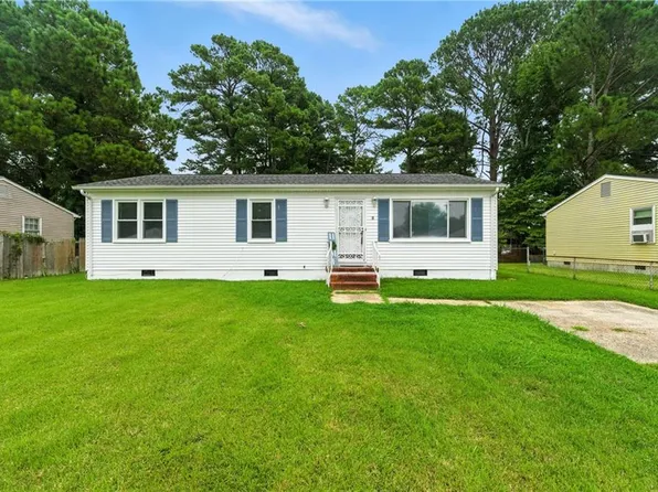 10 Watts Dr, Hampton, VA 23666
