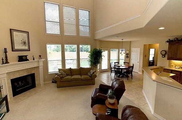 1st image of 132 Fairwood Dr