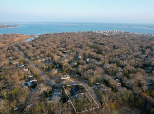 2 Adams Ln, East Quogue, NY 11942