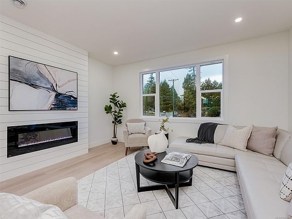 2nd image of 960 Jenkins Ave #107