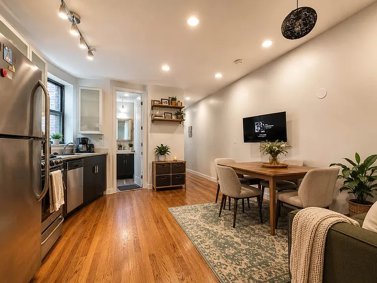 246 Pacific St #3B — Photo 2