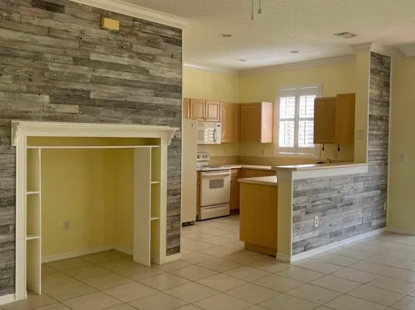 274 River Bluff Ln, Royal Palm Beach, FL 33411