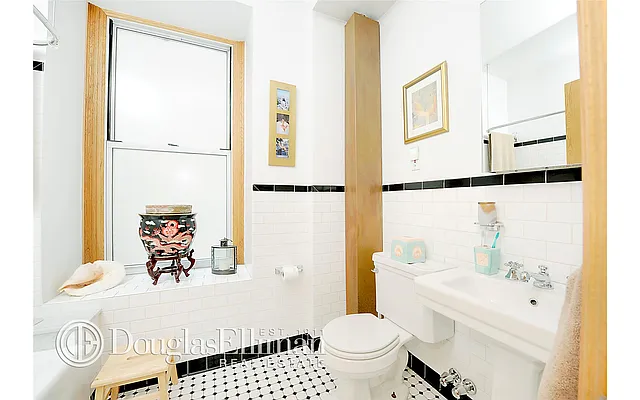 Sold by Douglas Elliman | media 27