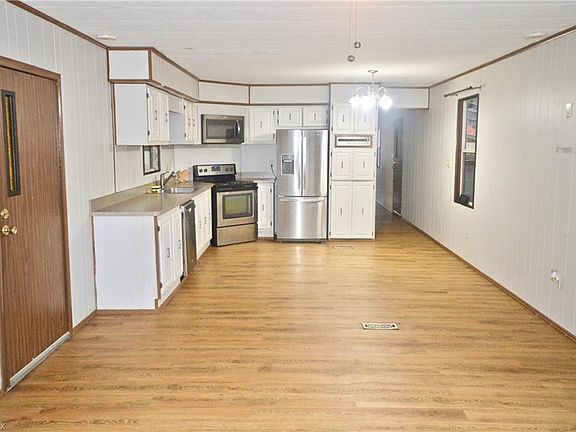 4th image of 33 Sycamore Dr #33