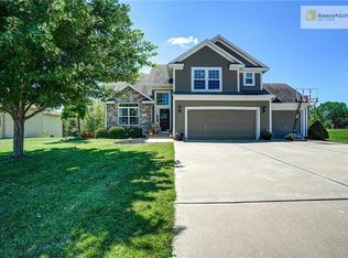 12101 Canna Ct, Peculiar, MO 64078