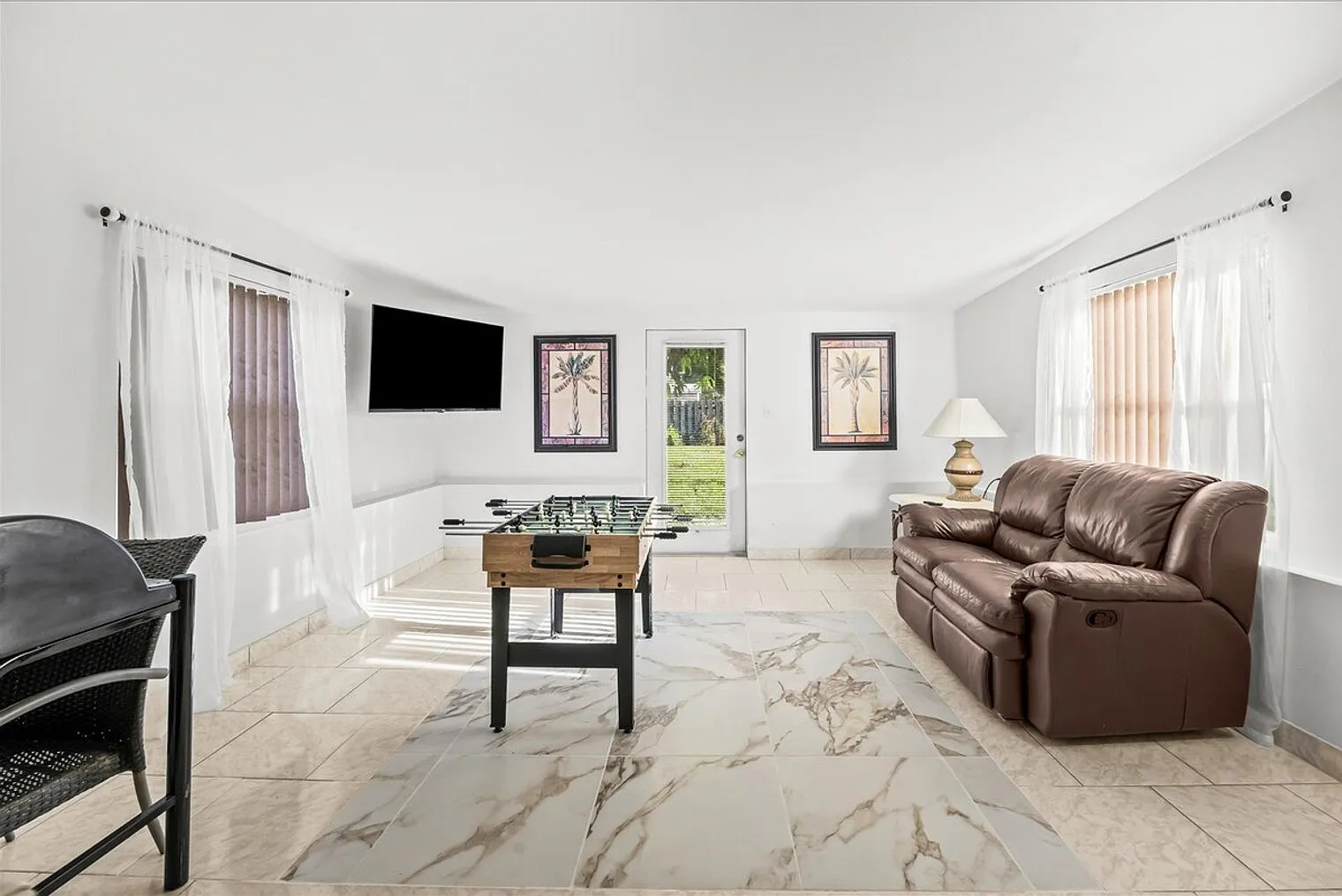 2 bed, 1.0 bath, $6,677 — Photo 4