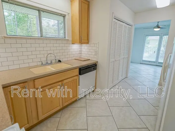 251A S Villas Ct, Tallahassee, FL 32303