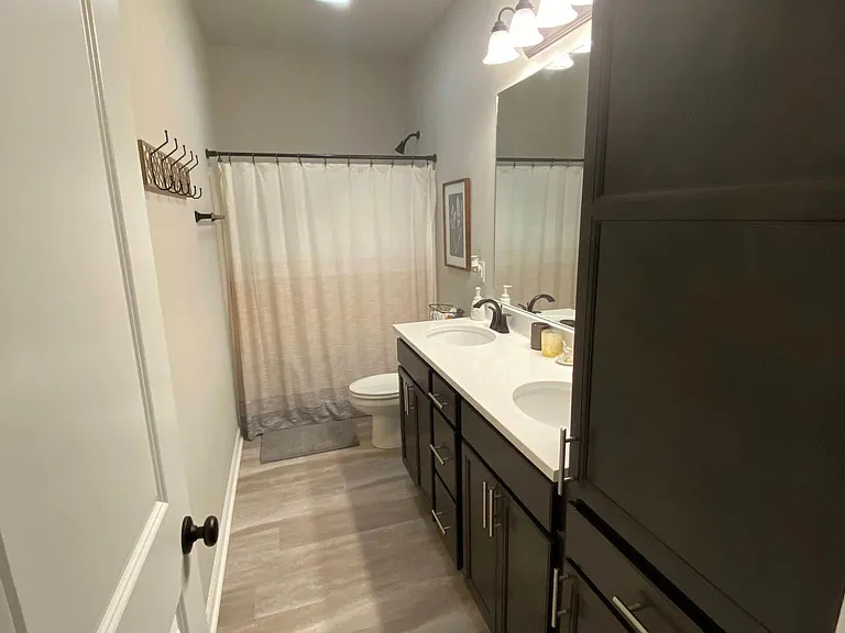 Guest Full Bath