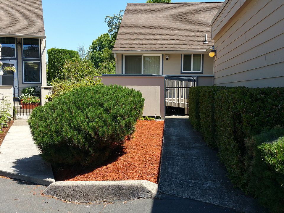 Entry walkway