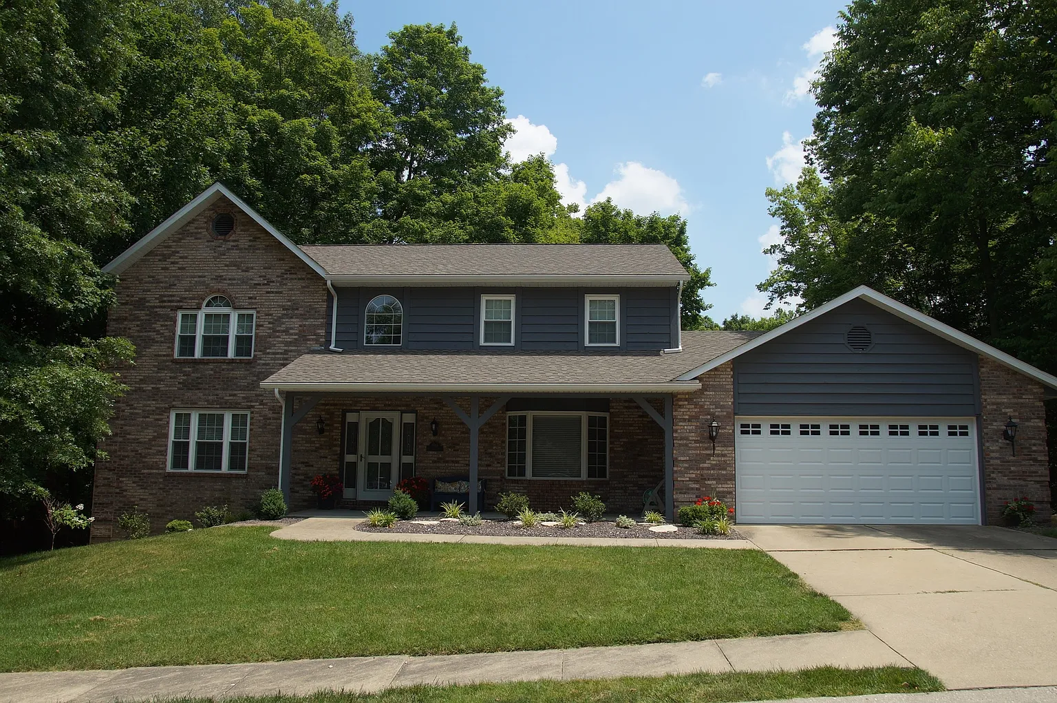 1010 Stonybrook Dr photo 1