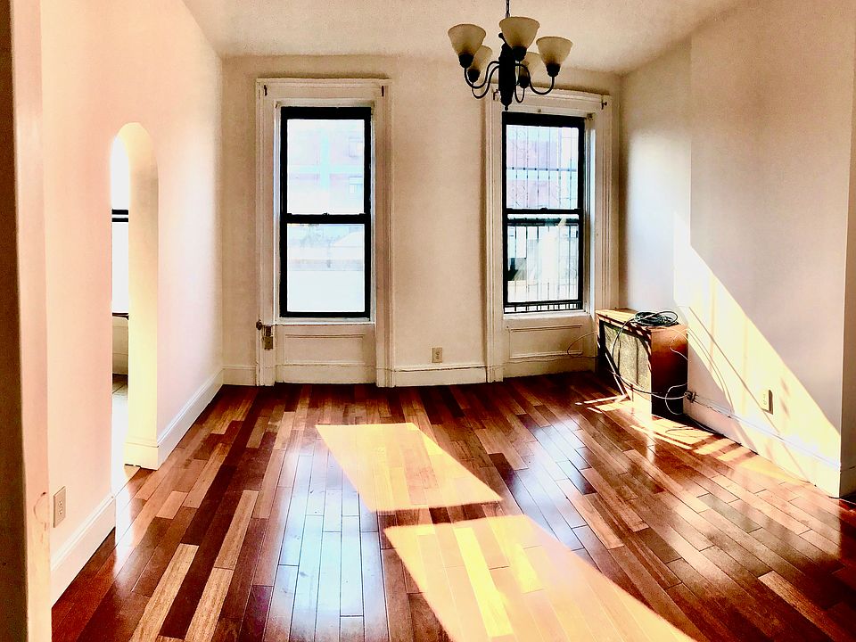 1st image of 522 Carlton Ave APT 4