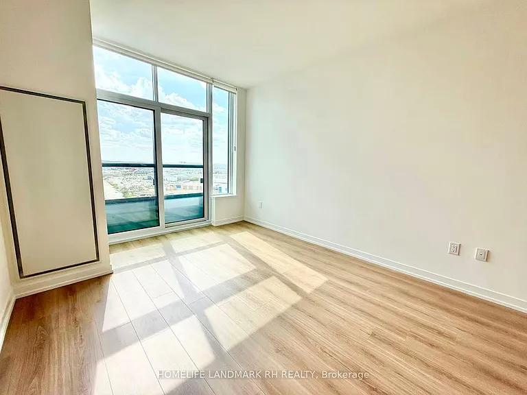 2485 Eglinton Ave W #1519 — Photo 4