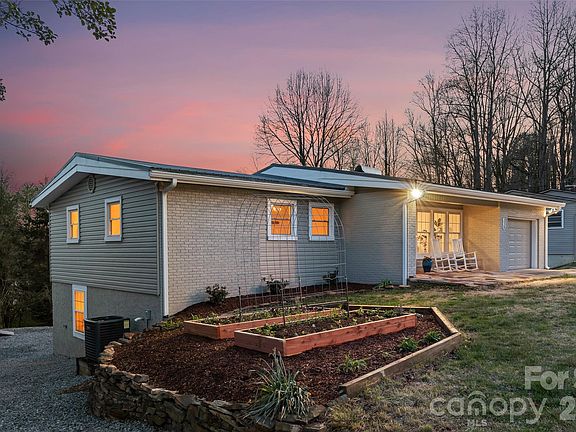 2nd image of 338 Hawthorne Dr