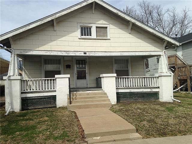 1st image of 420 W Brown Ave