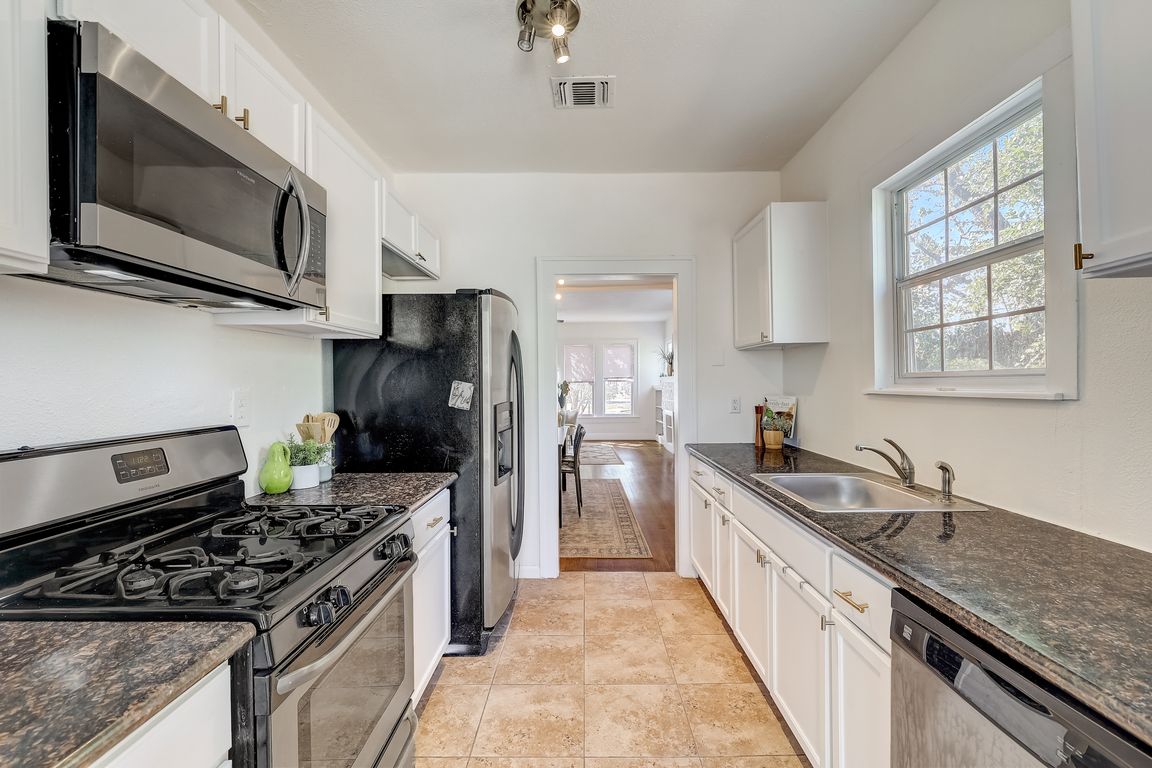 1543 W ELSMERE PL, San Antonio, TX 78201 MLS 1713532 Zillow