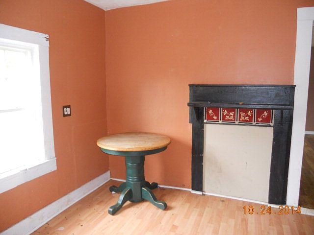 2nd image of 411 W Race St