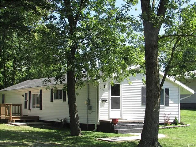 21 Prospect St photo 1