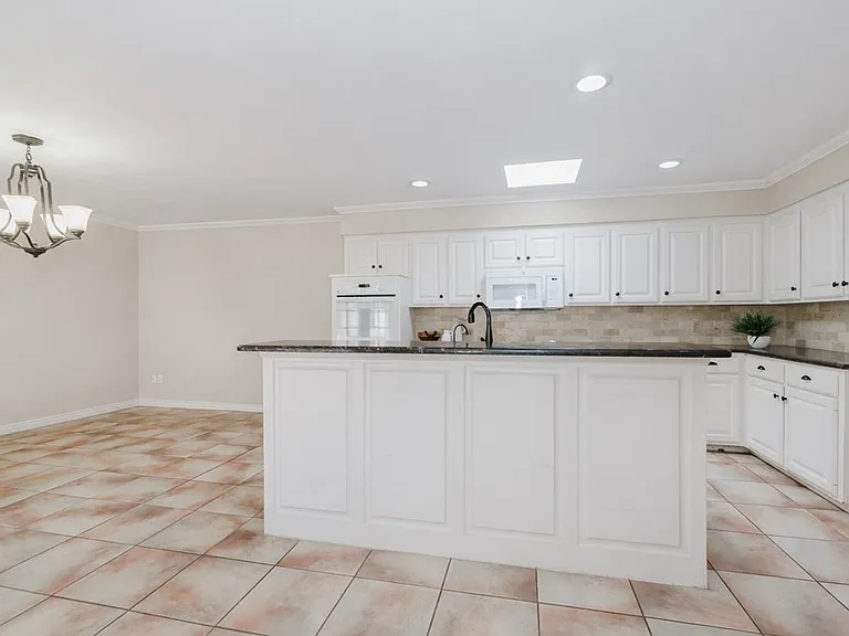 3306R Haynes Ave — Photo 15