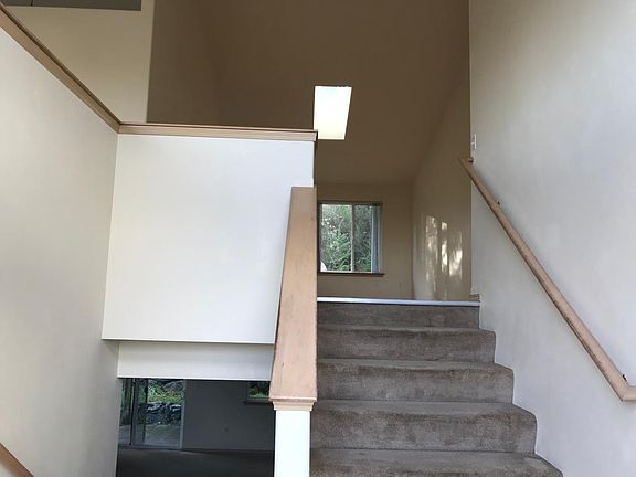 2nd image of 6205 Grandridge Dr SE