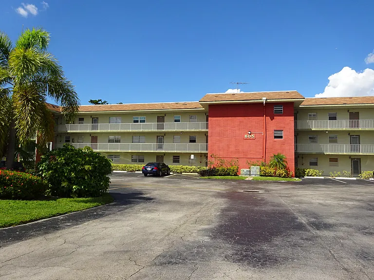 605 S State Road 7 #2D — Photo 7