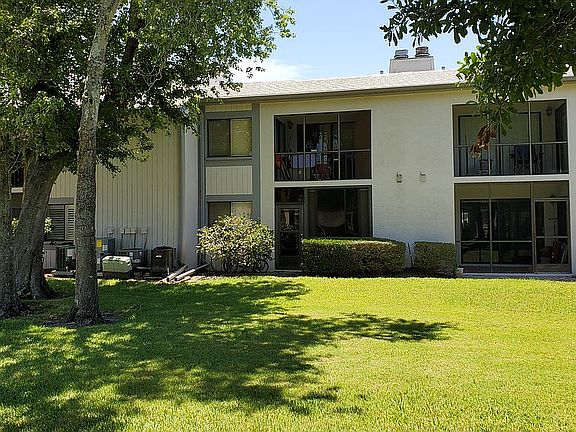 4th image of 313 Martha Ln