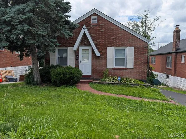 2728 Kinamore Dr, Saint Louis, MO 63136