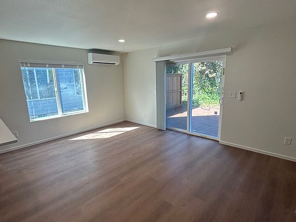 4th image of 52471 SW 4th St