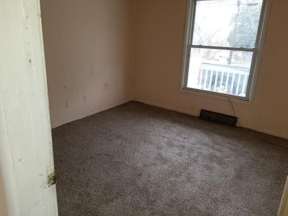 new paint and carpet in brs