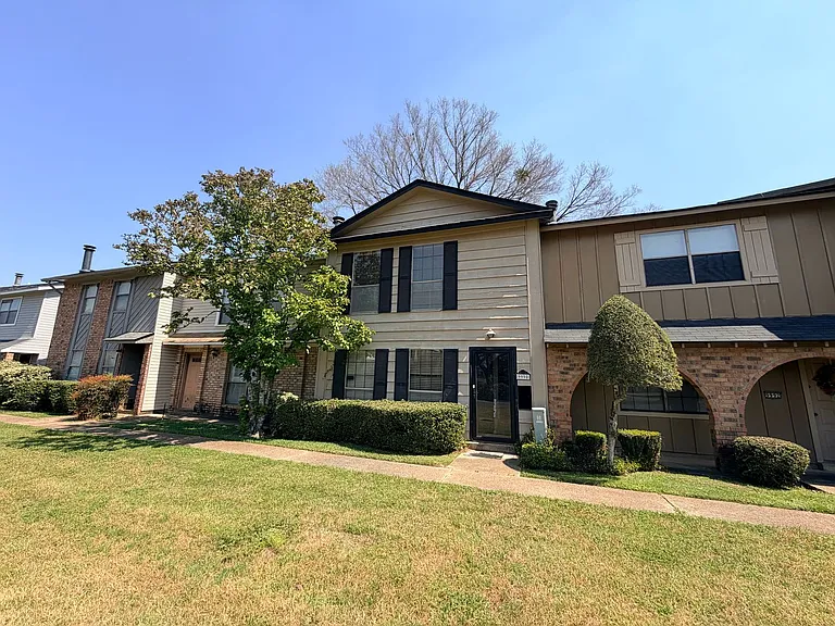 9990 Smugglers Cove Ln — Photo 2
