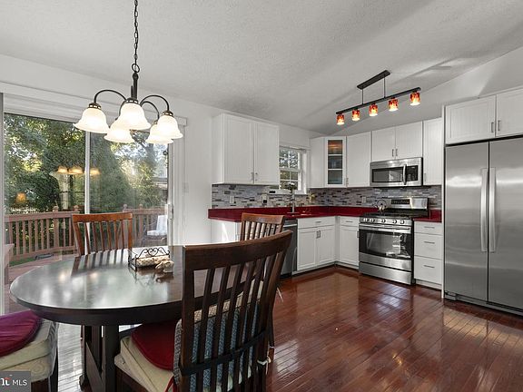 2nd image of 505 Dorchester Rd