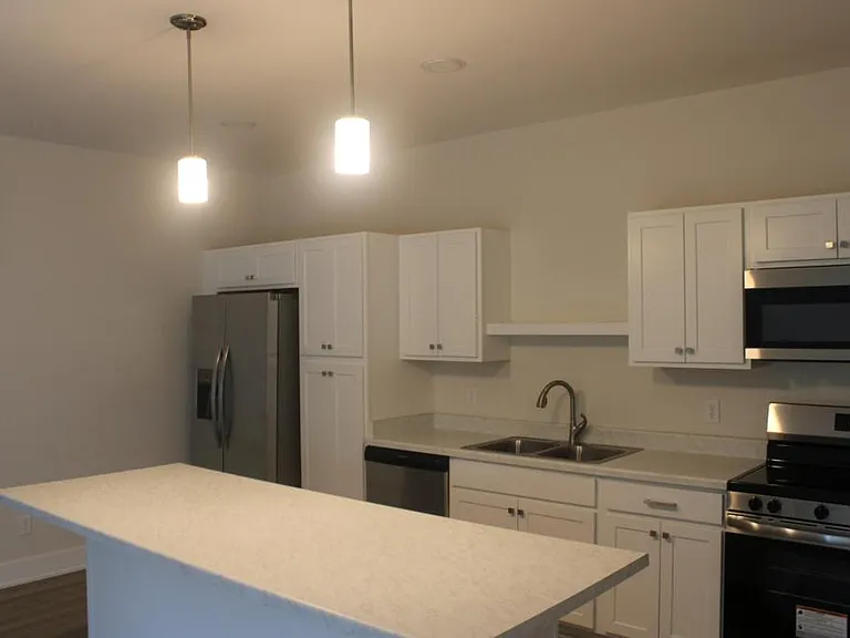 1111 Emerald Cv — Photo 4