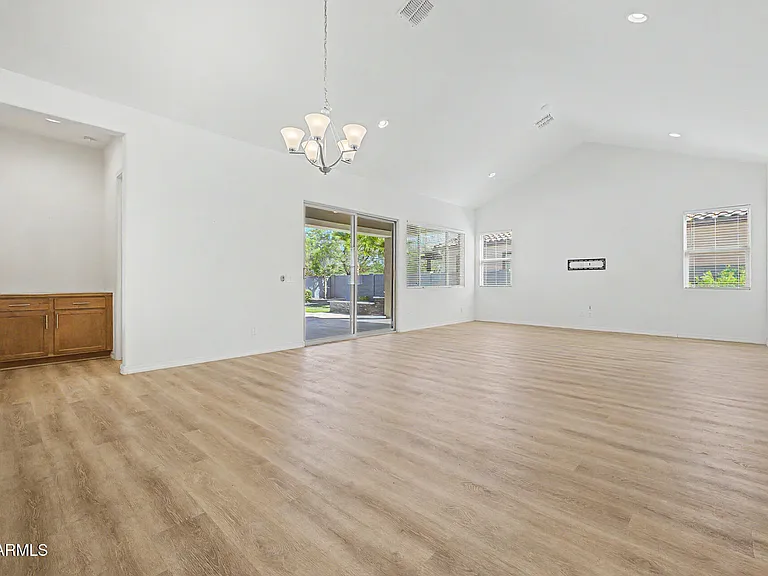 20523 W Rosewood Ln — Photo 5
