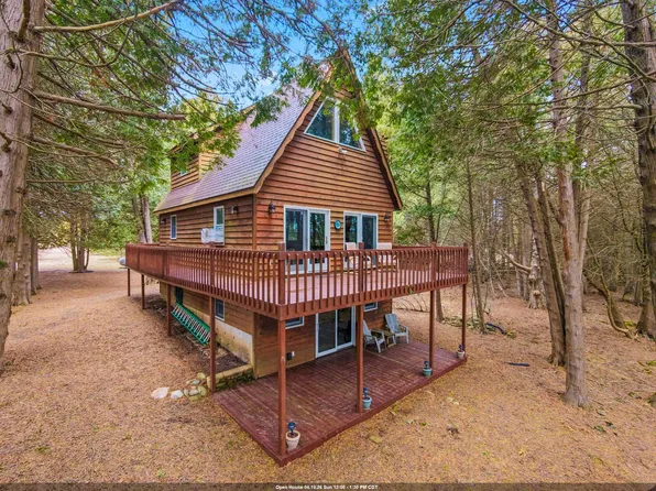 7976 W Cedar Dr, Forestville, WI 54213