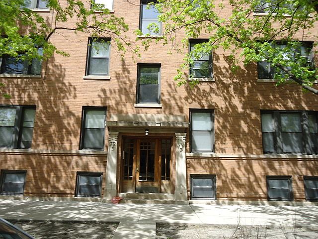 1st image of 3054 W Sunnyside Ave #3