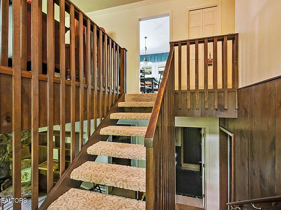 3rd image of 953 Mimosa Ln