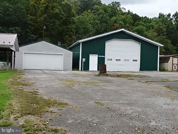 3rd image of 4656 Race Track Rd