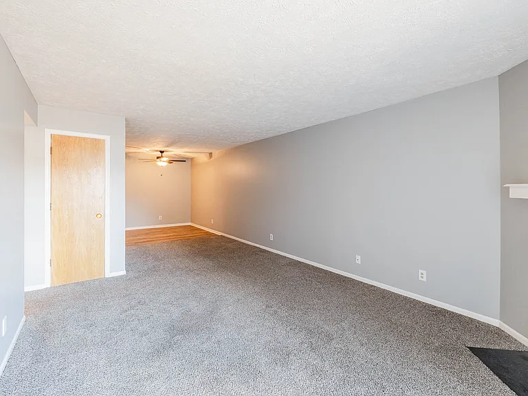 Applewood Pointe Apartments — Photo 20