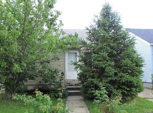 1907 Cicotte Ave, Lincoln Park, MI 48146