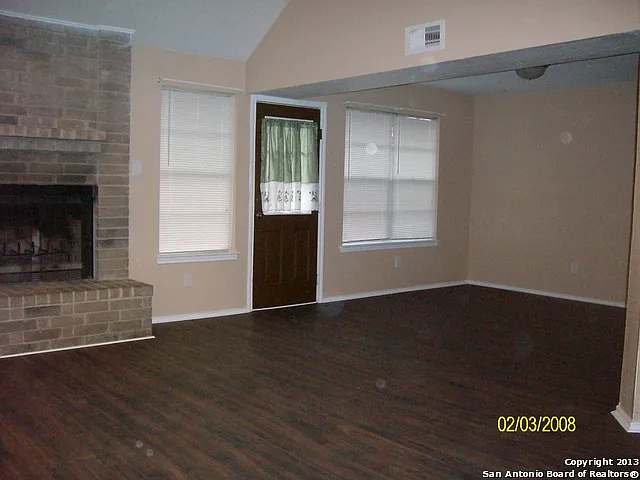 3 bed, 2.5 bath, 1697 sqft, $1,700 — Photo 4