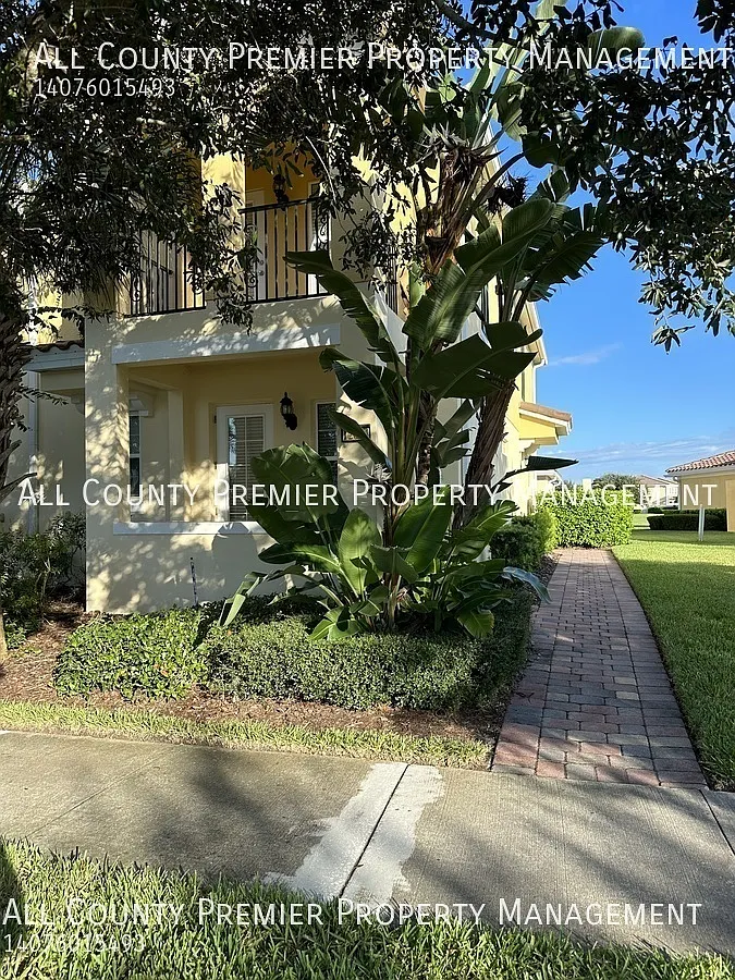 Coming Soon! Beautiful 4 Bedroom 3 Bath Townhouse! Apply Today! — Photo 1